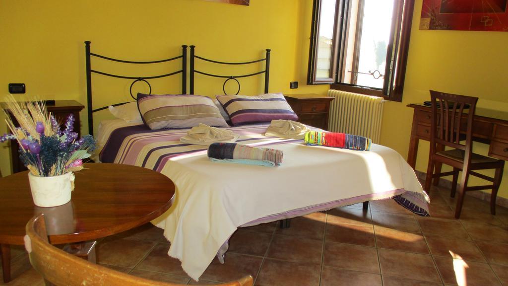 Casa Di Campagna B&B La Corte Ferrara Eksteriør bilde